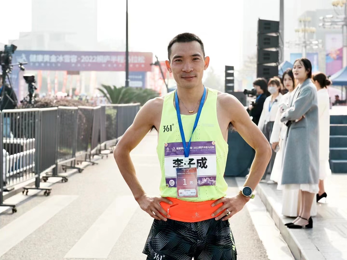 ����ȫ���o������f�\�ӆT���ӳ�ͩ�]���R�Z��