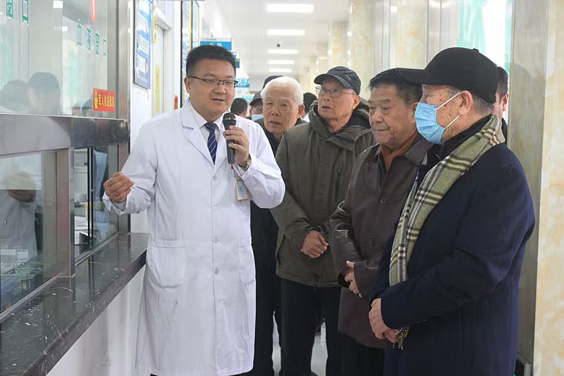 �h�����I(l��ng)̽���B(y��ng) �y�l(f��)�����\�����������f���˴��x���ݸɲ���һ�h֧�����M�|���o��Ժ�{(di��o)��